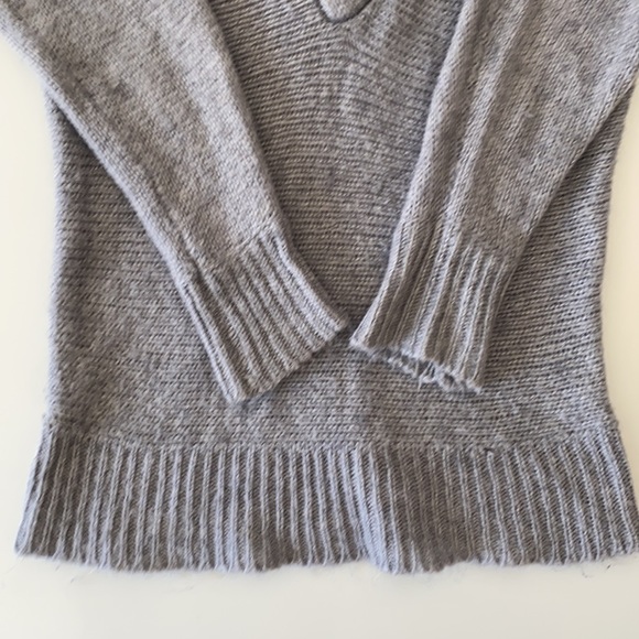 H&M sweater - Picture 2 of 7